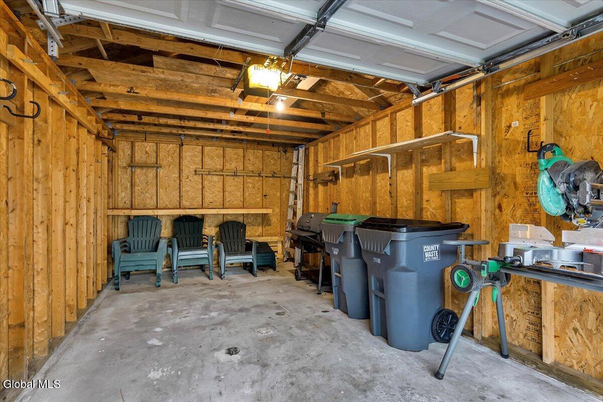 3 Leslie Court Halfmoon NY 12065