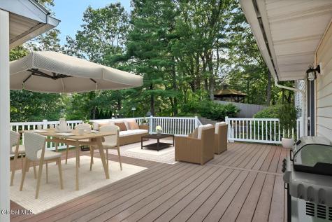 3 Leslie Court Halfmoon NY 12065