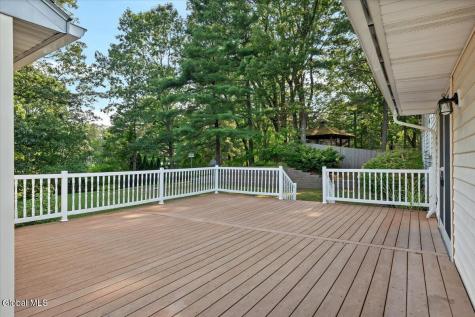 3 Leslie Court Halfmoon NY 12065