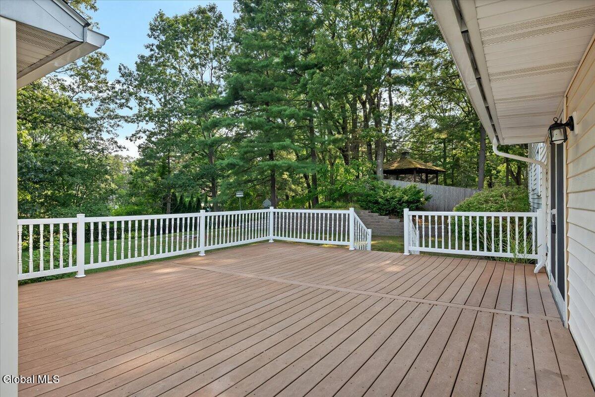 3 Leslie Court Halfmoon NY 12065