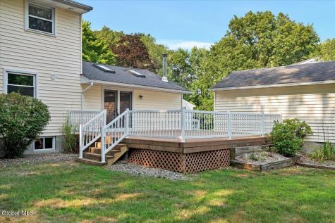 3 Leslie Court Halfmoon NY 12065