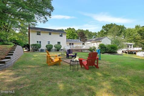 3 Leslie Court Halfmoon NY 12065