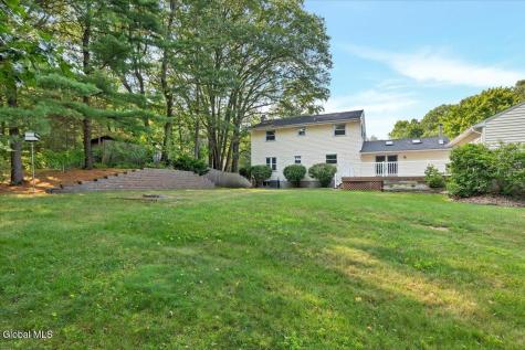 3 Leslie Court Halfmoon NY 12065