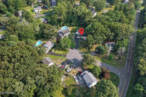 3 Leslie Court Halfmoon NY 12065