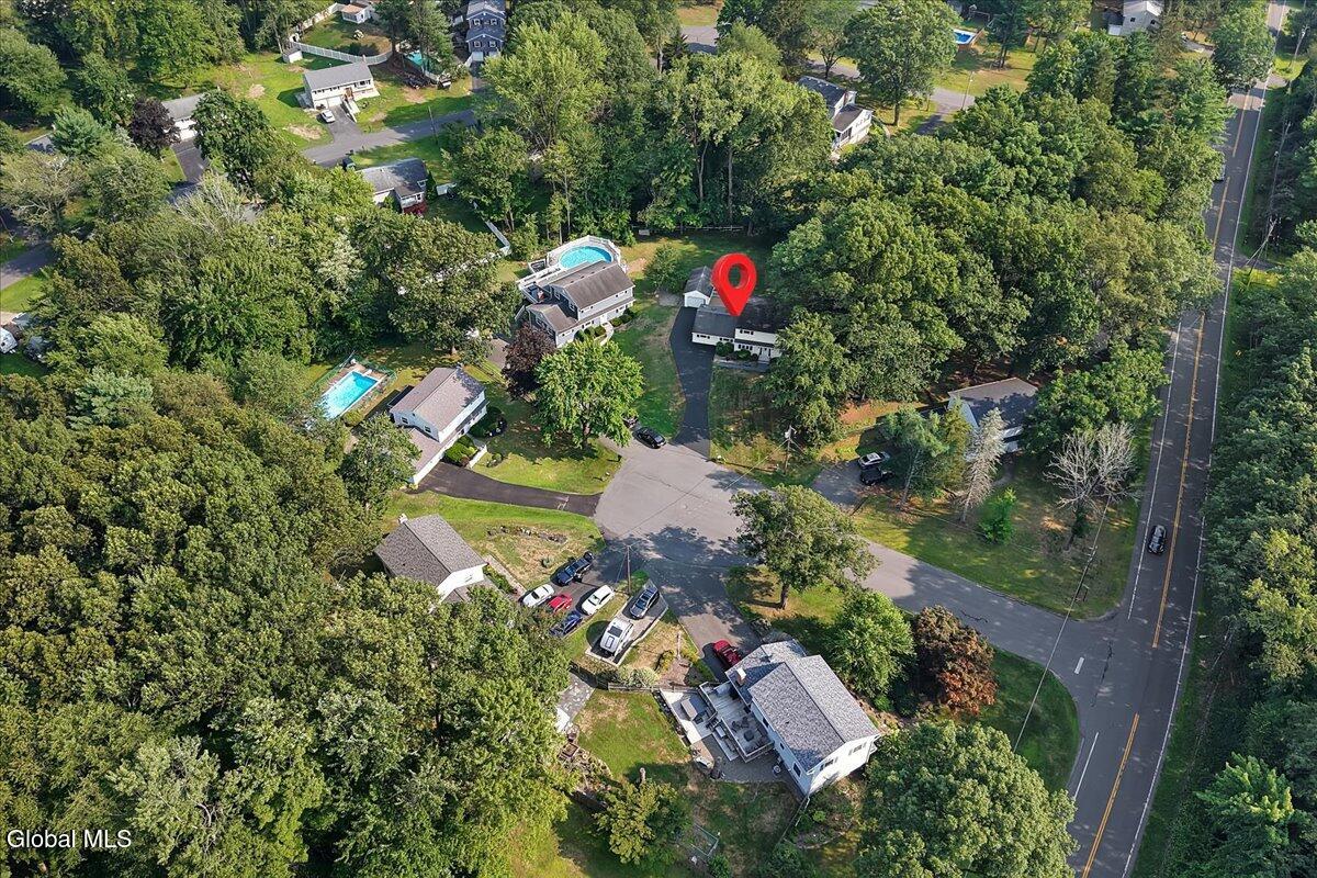 3 Leslie Court Halfmoon NY 12065
