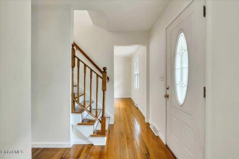 3 Leslie Court Halfmoon NY 12065