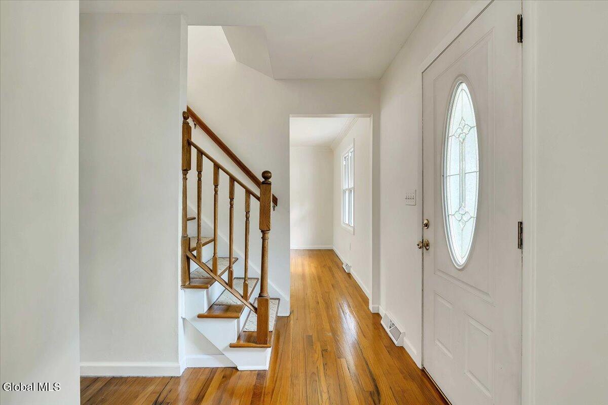 3 Leslie Court Halfmoon NY 12065