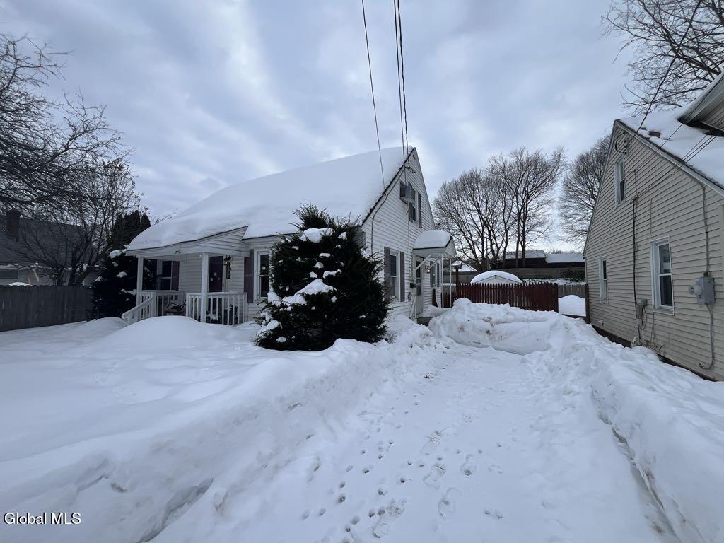 8 Oakland Drive Gloversville NY 12078