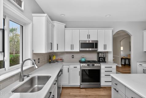 58 Egmont Court Delmar NY 12054