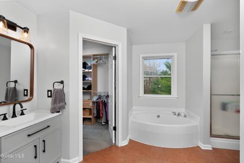 58 Egmont Court Delmar NY 12054