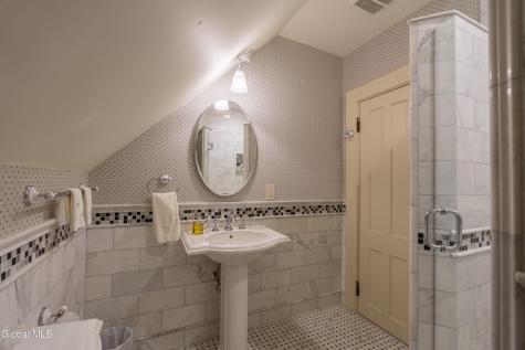 84 Union Avenue Saratoga Springs NY 12866