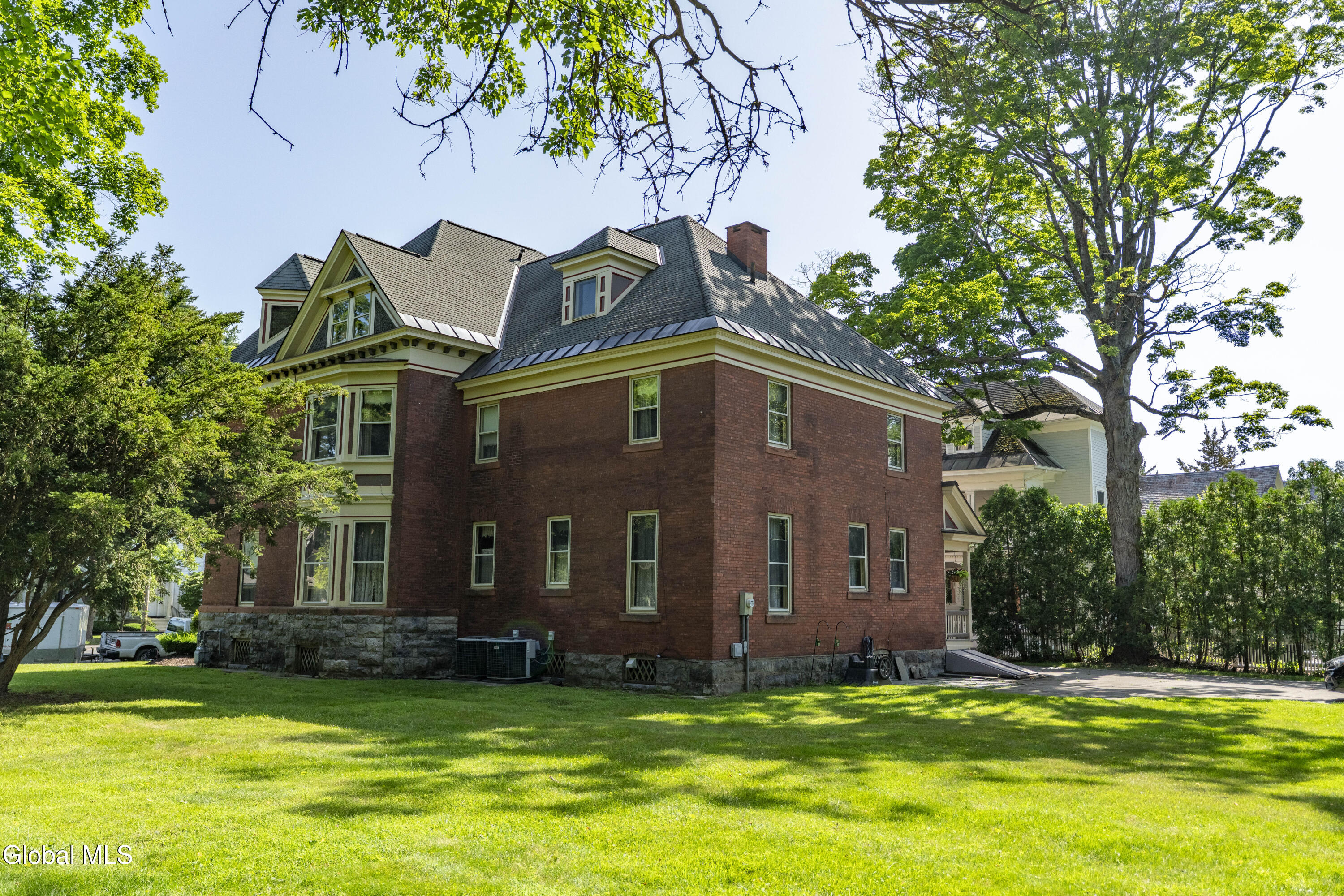 84 Union Avenue Saratoga Springs NY 12866