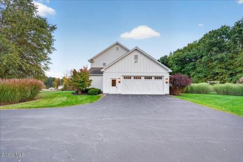 13 Saratoga Farm Road Malta NY 12020