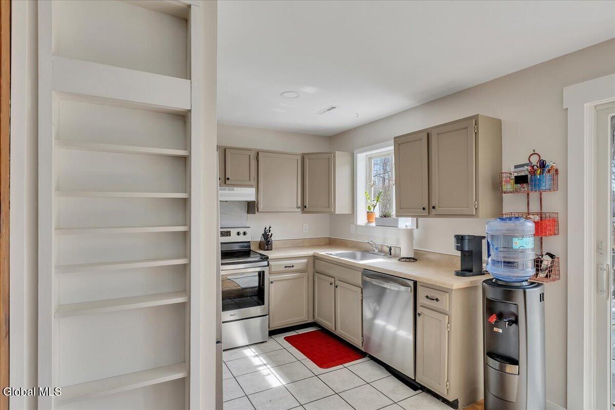 63 Rainbow Trail Queensbury NY 12804
