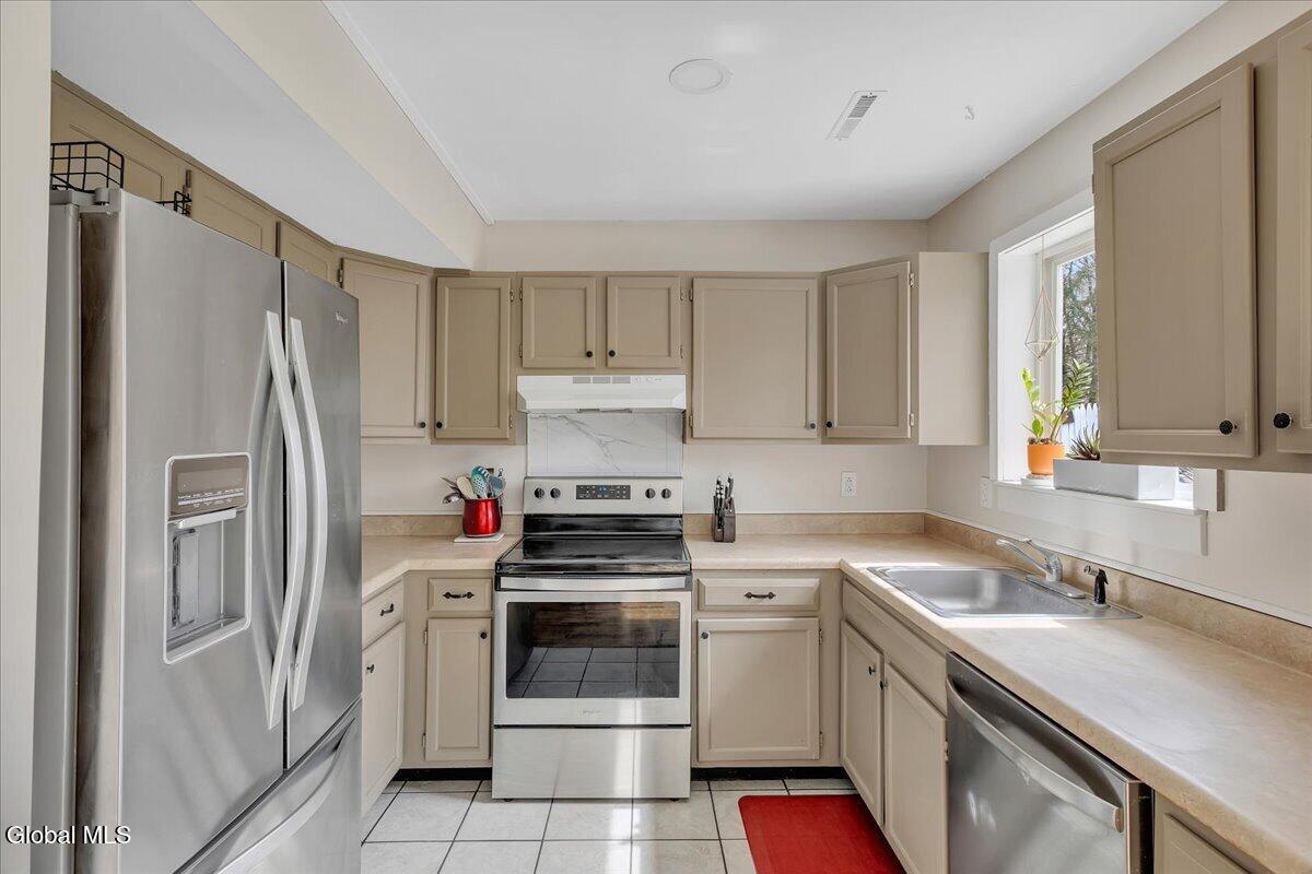 63 Rainbow Trail Queensbury NY 12804