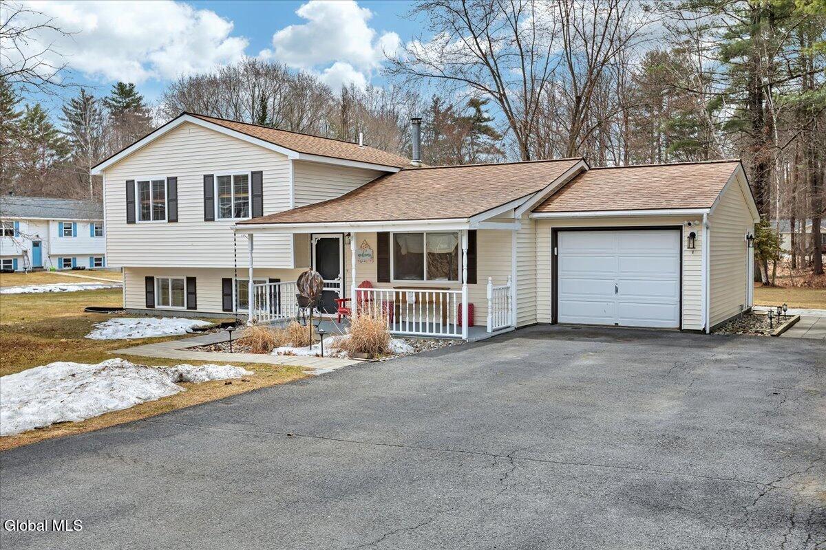 63 Rainbow Trail Queensbury NY 12804