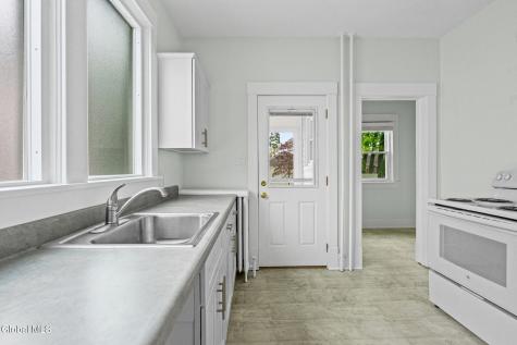 18 Oakwood Street Albany NY 12208