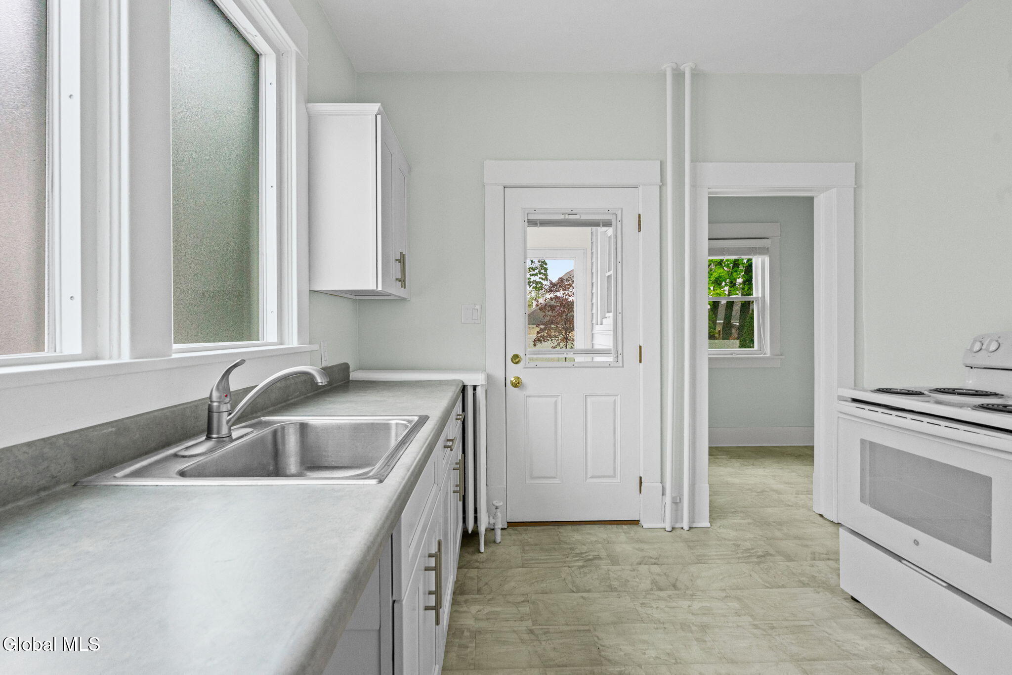 18 Oakwood Street Albany NY 12208