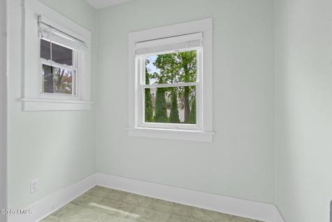 18 Oakwood Street Albany NY 12208