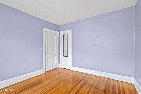 18 Oakwood Street Albany NY 12208