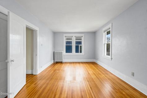 18 Oakwood Street Albany NY 12208