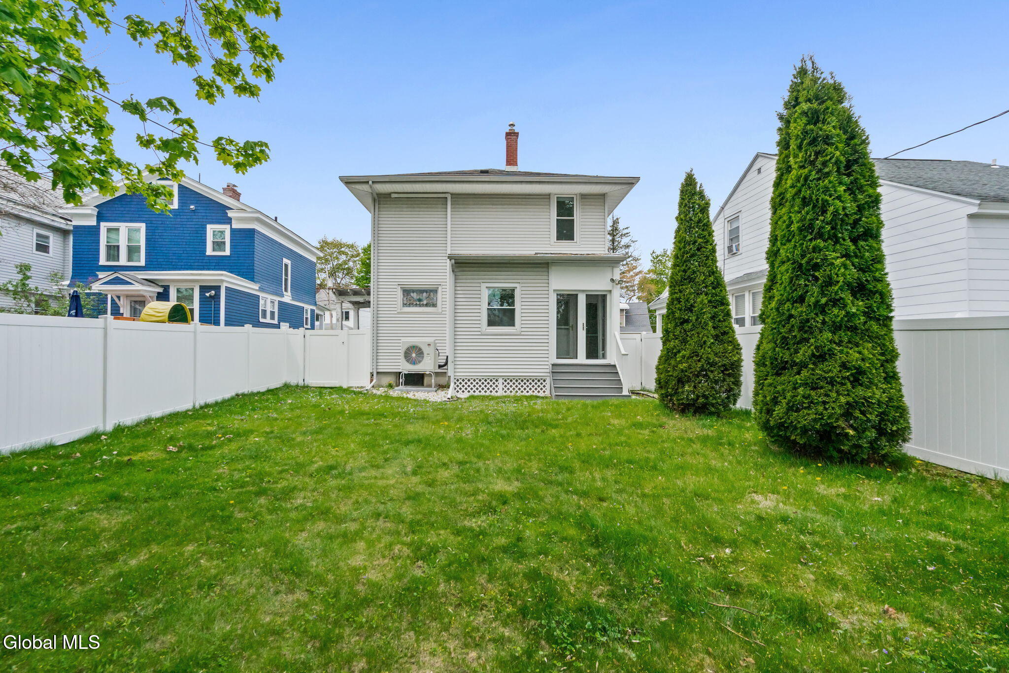 18 Oakwood Street Albany NY 12208
