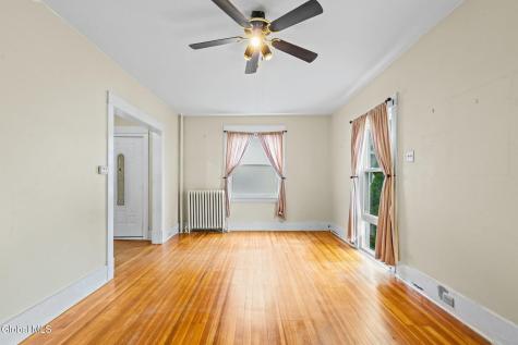 18 Oakwood Street Albany NY 12208