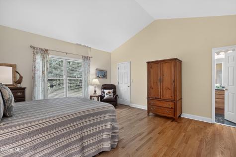 26 Hedgerose Lane Delmar NY 12054