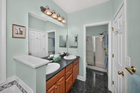 26 Hedgerose Lane Delmar NY 12054