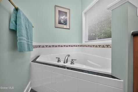 26 Hedgerose Lane Delmar NY 12054