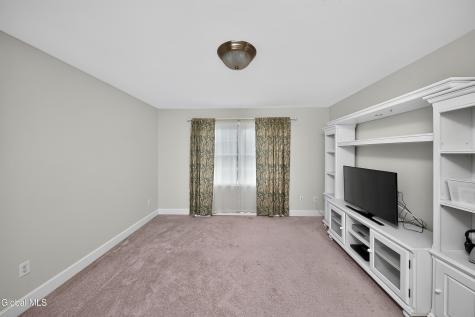 26 Hedgerose Lane Delmar NY 12054