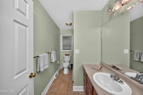 26 Hedgerose Lane Delmar NY 12054