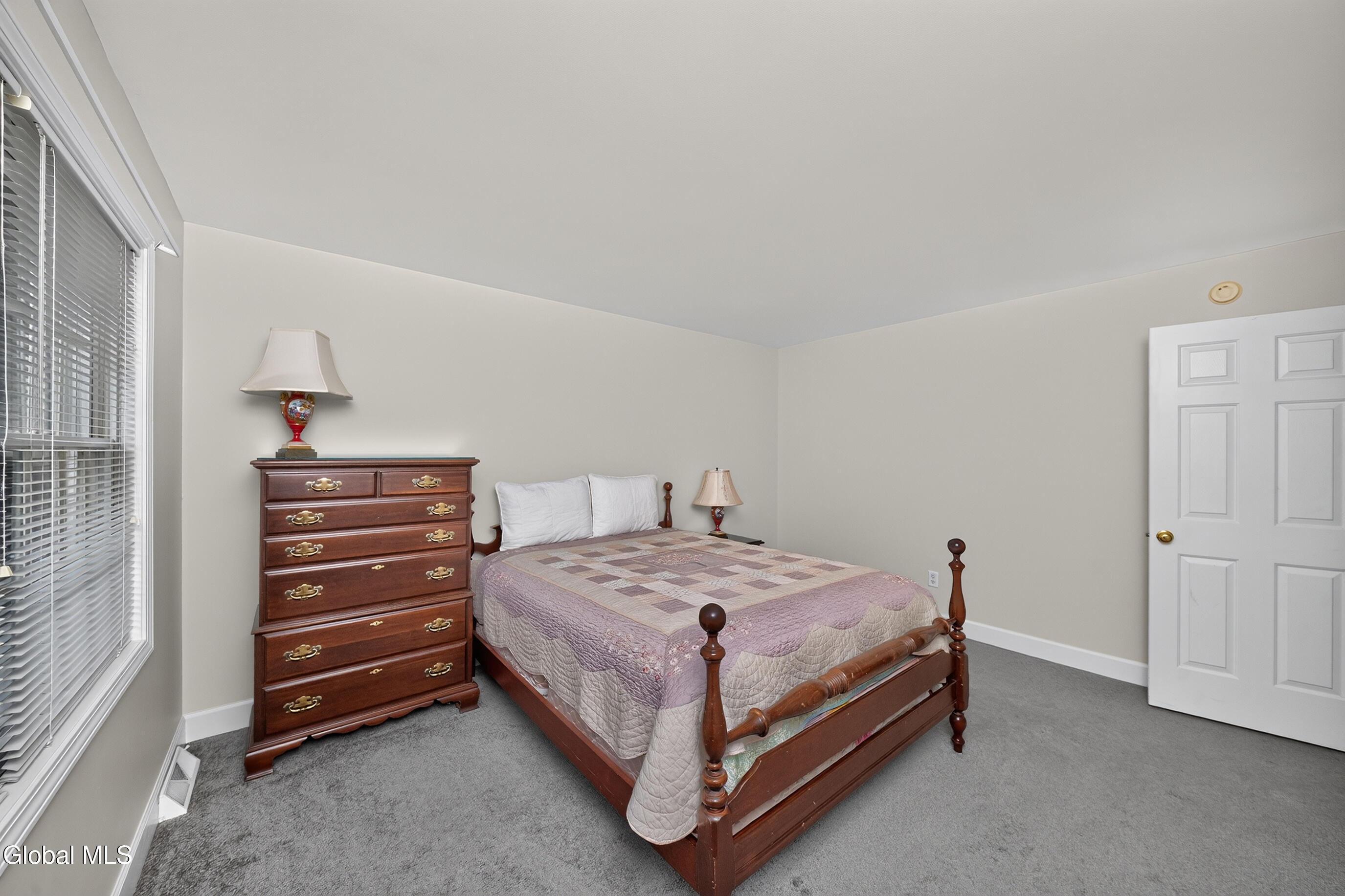 26 Hedgerose Lane Delmar NY 12054