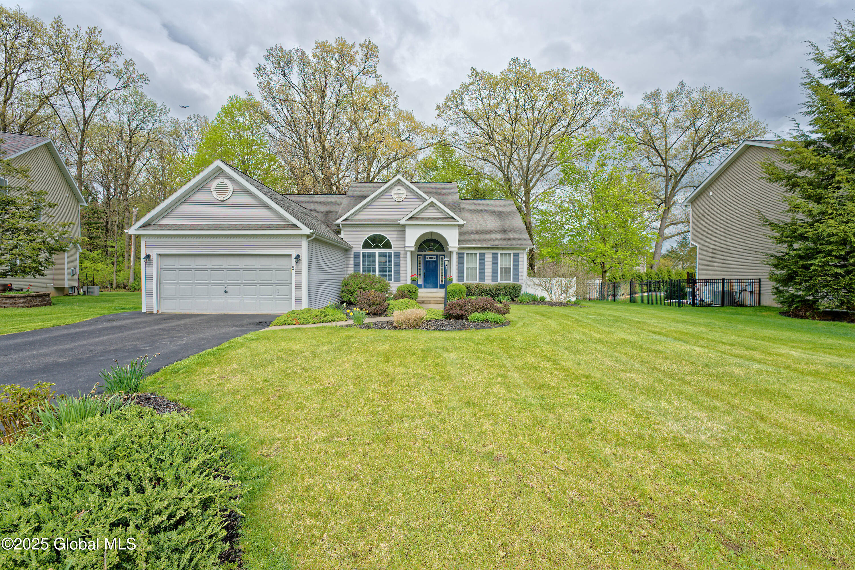 5 Highland Oaks Clifton Park NY 12065