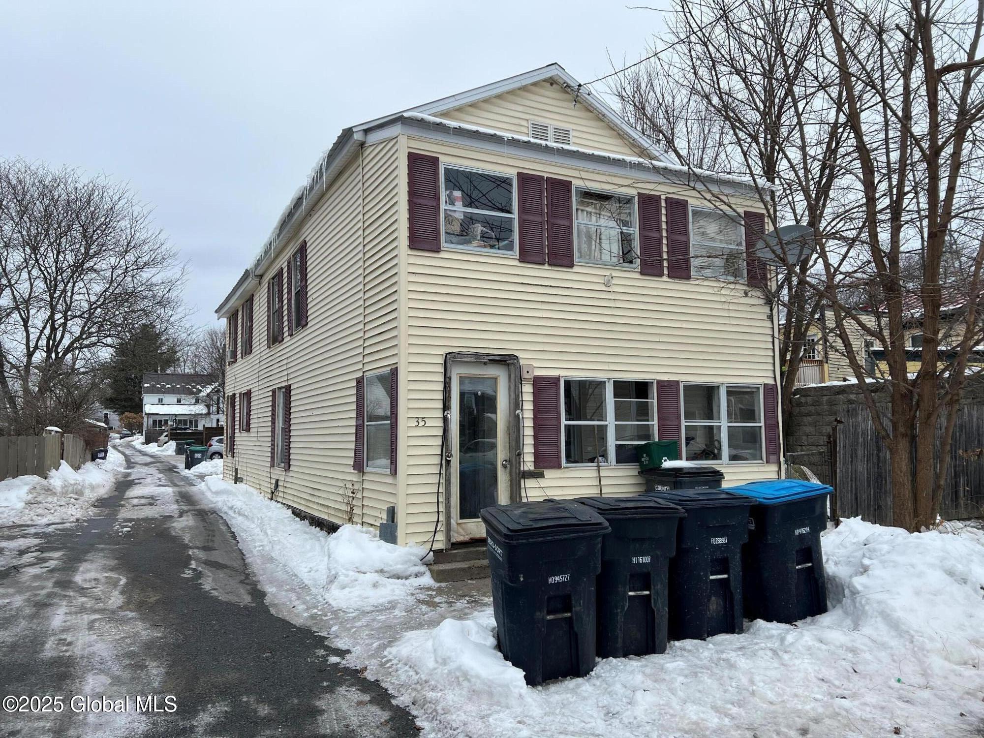 35 Oak Street Saratoga Springs NY 12866