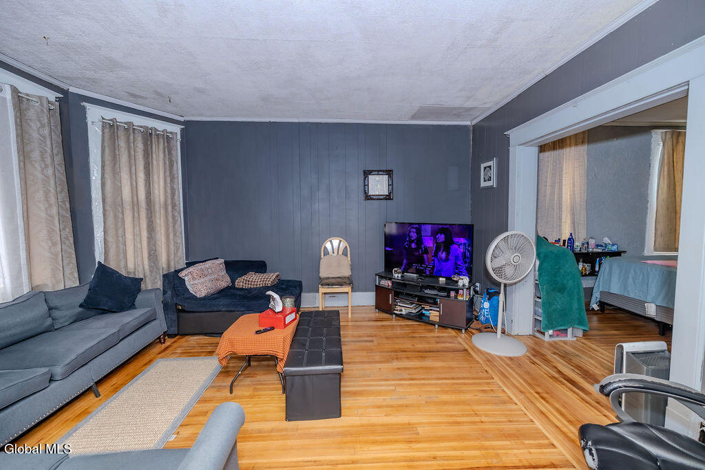 1049 Hegeman Street Schenectady NY 12306