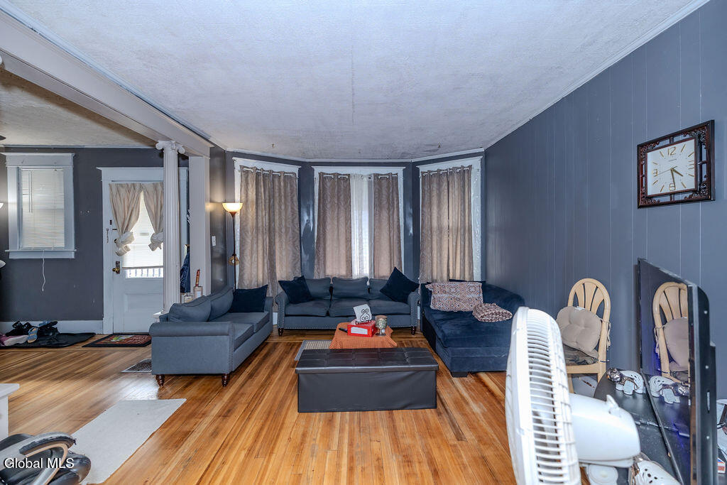 1049 Hegeman Street Schenectady NY 12306