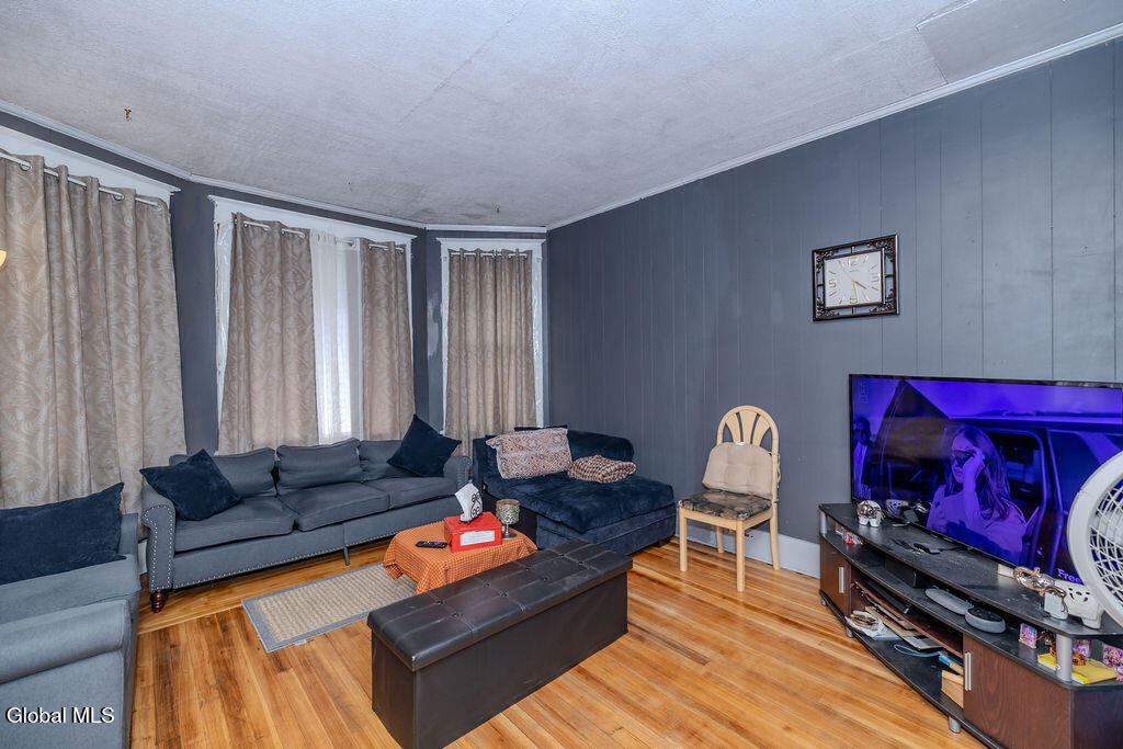1049 Hegeman Street Schenectady NY 12306
