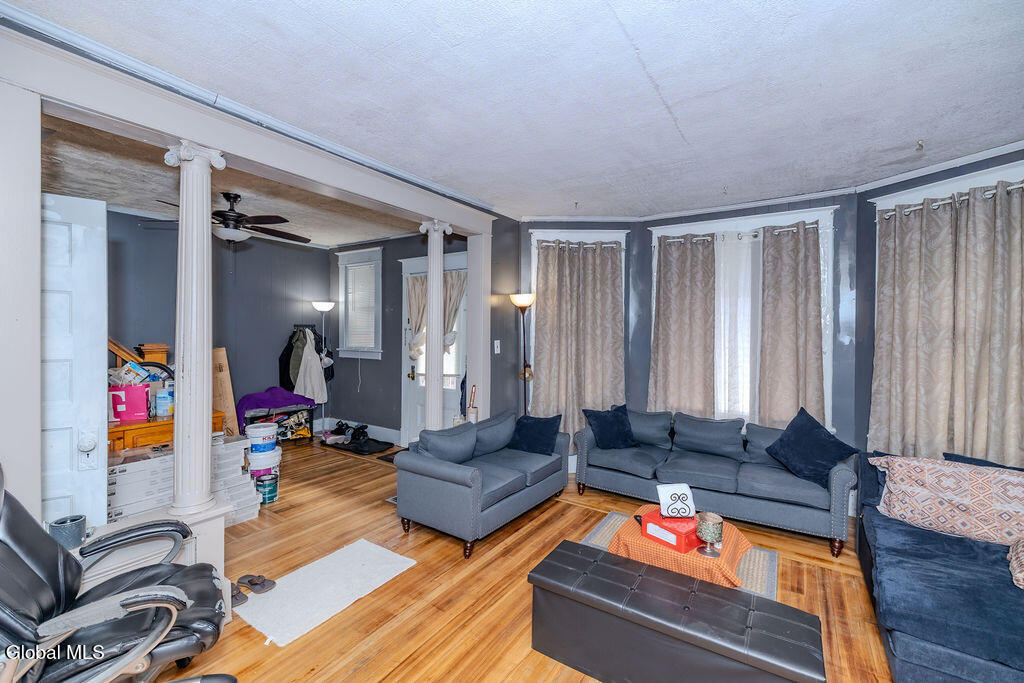 1049 Hegeman Street Schenectady NY 12306