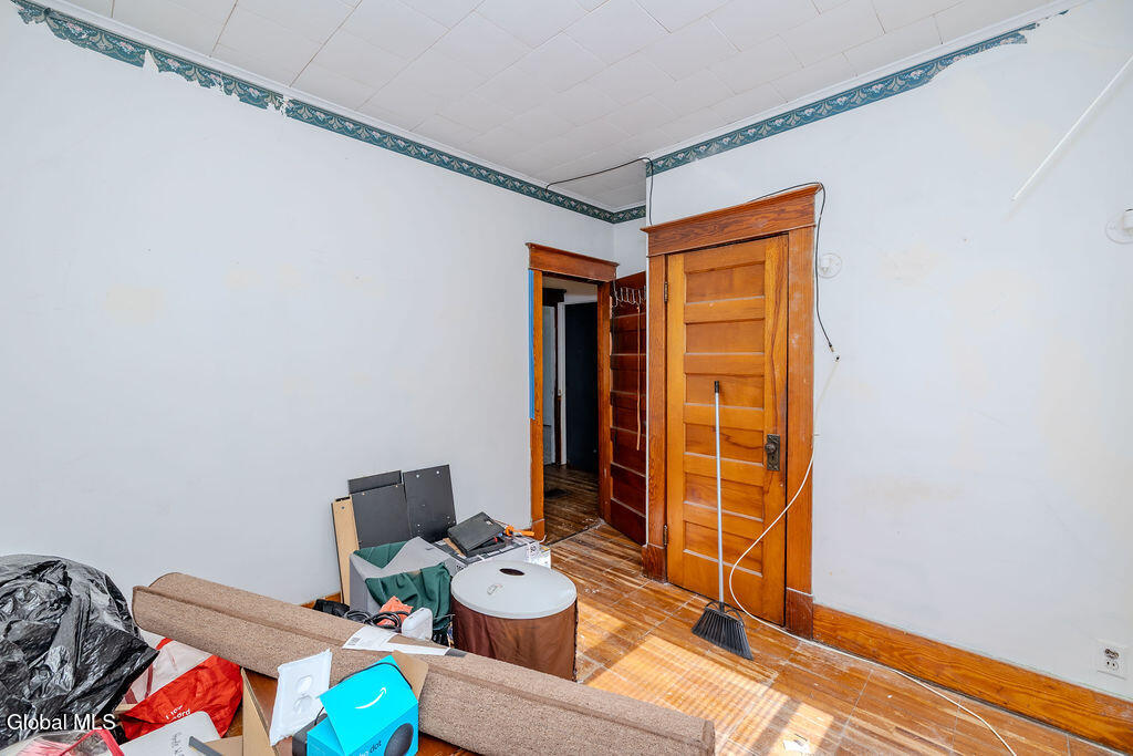 1049 Hegeman Street Schenectady NY 12306