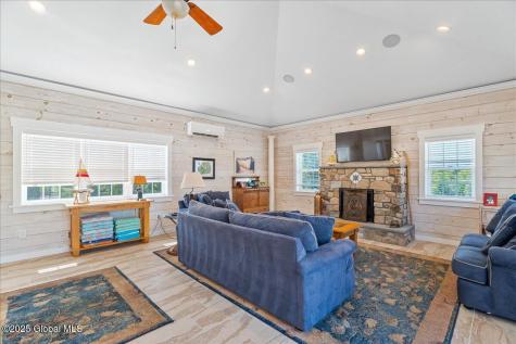 65 Brown Road Stillwater NY 12170