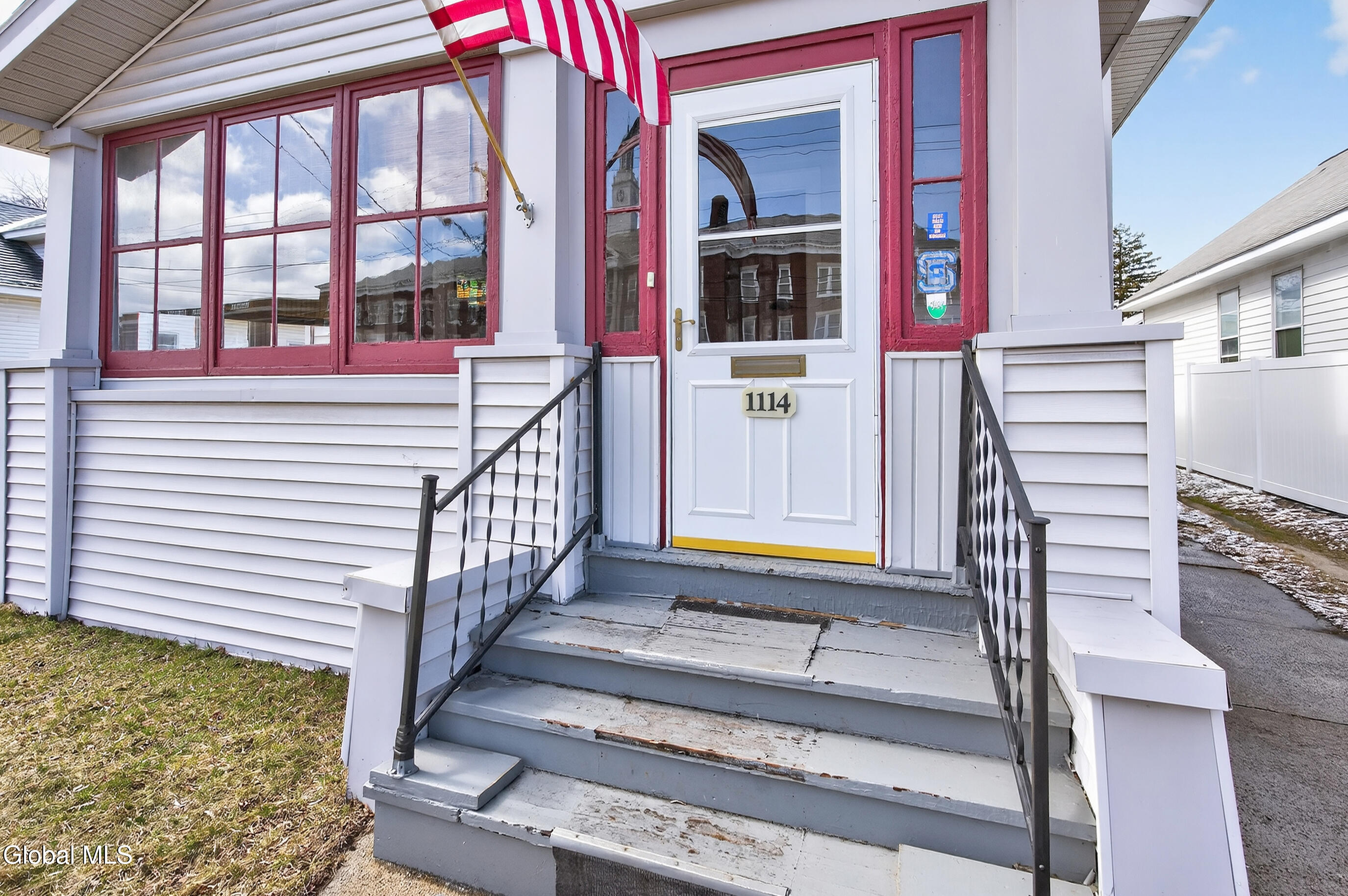 1114 Forest Road Schenectady NY 12303