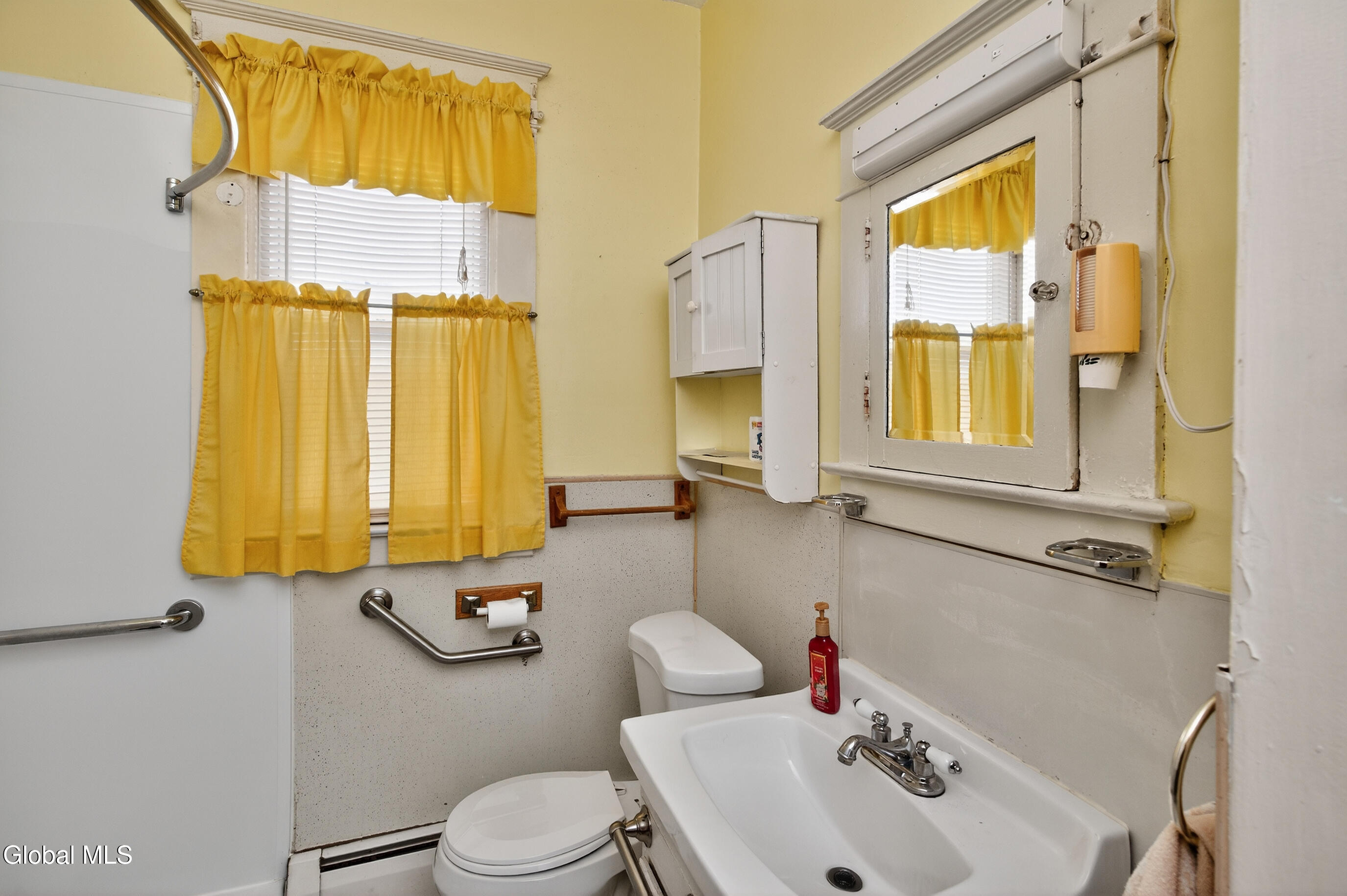 1114 Forest Road Schenectady NY 12303