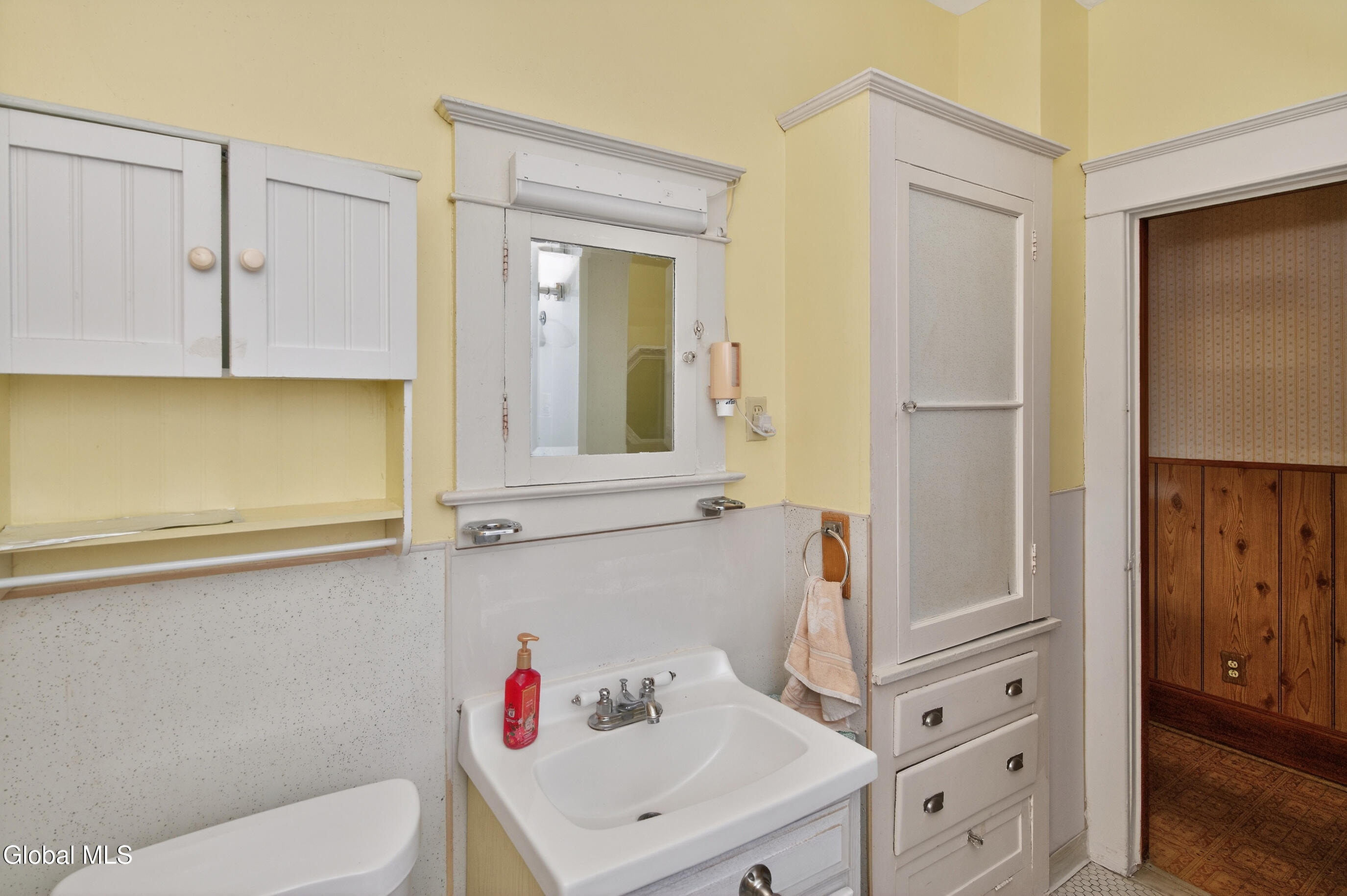 1114 Forest Road Schenectady NY 12303