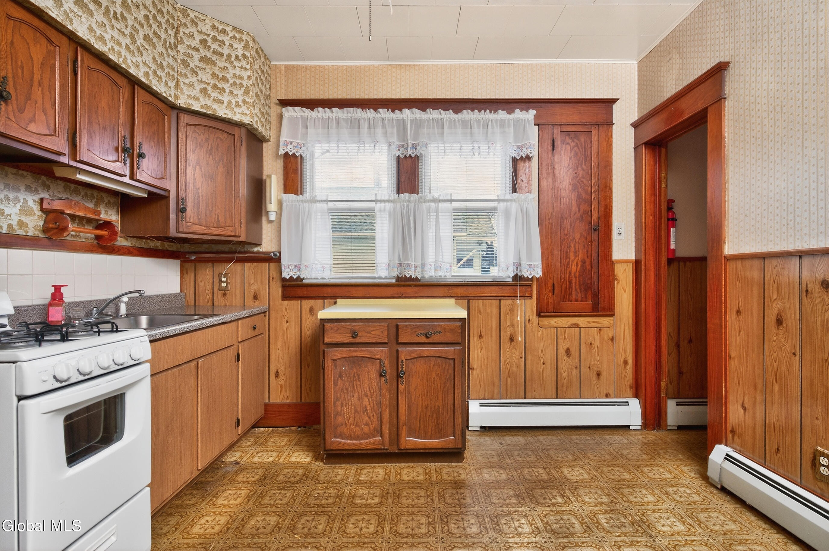 1114 Forest Road Schenectady NY 12303