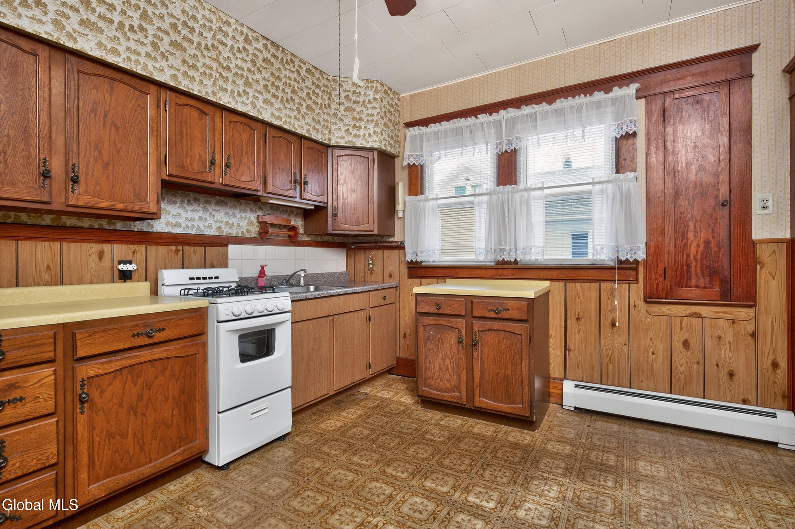 1114 Forest Road Schenectady NY 12303