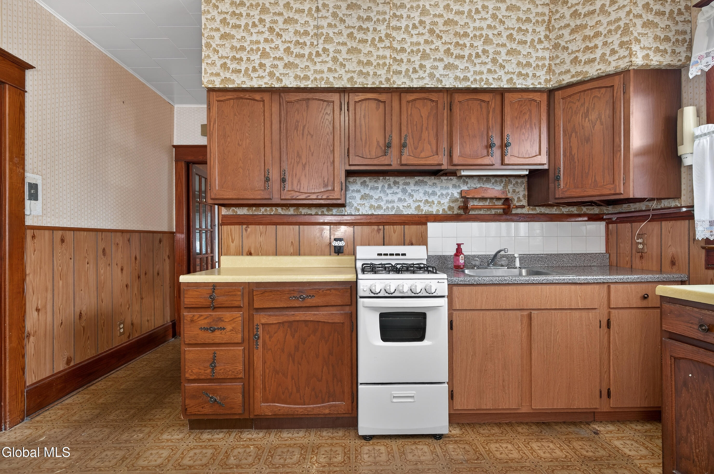 1114 Forest Road Schenectady NY 12303