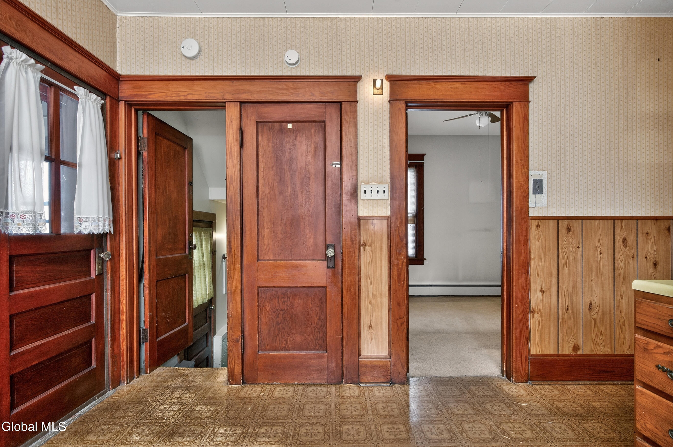 1114 Forest Road Schenectady NY 12303