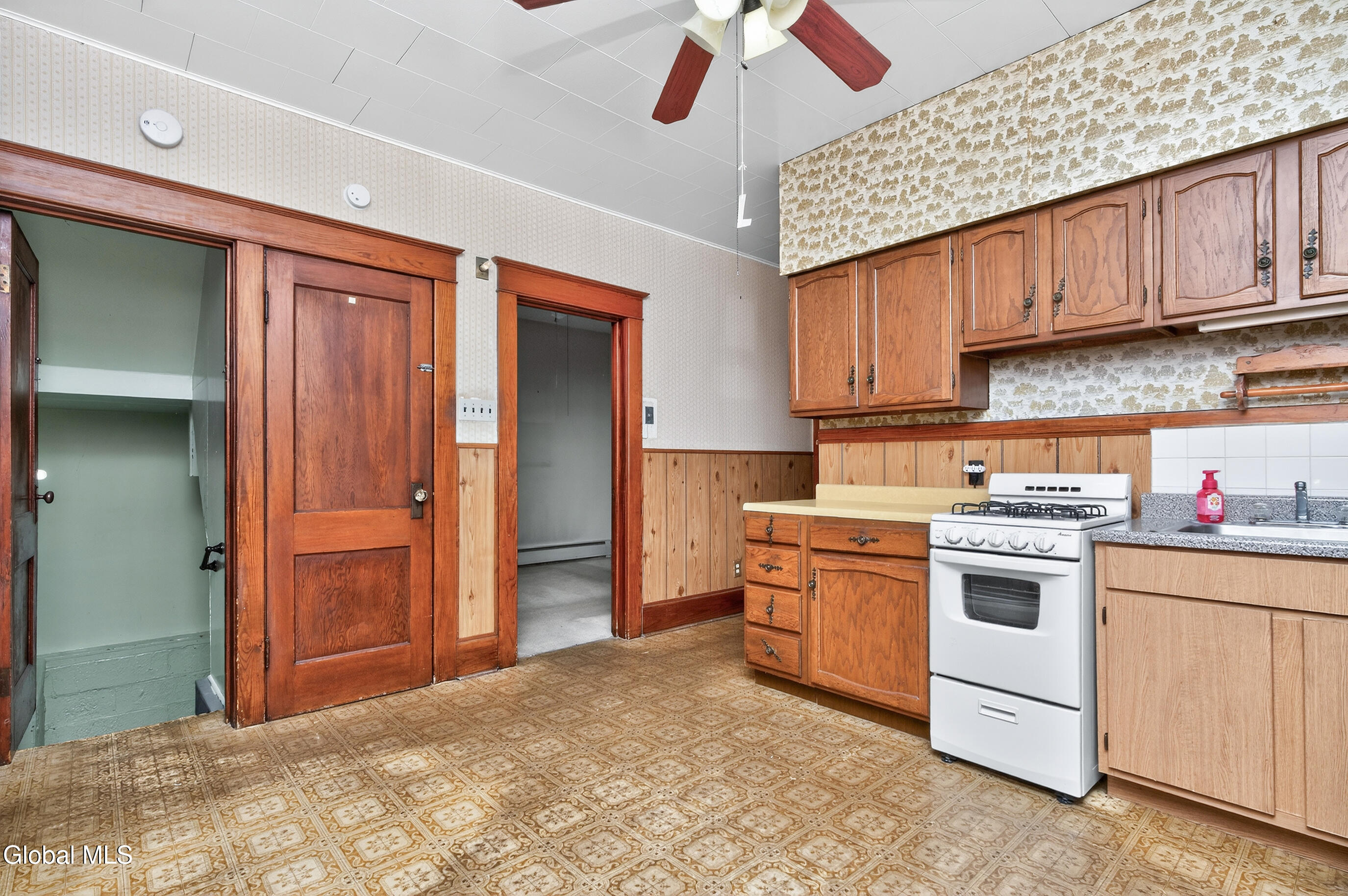 1114 Forest Road Schenectady NY 12303