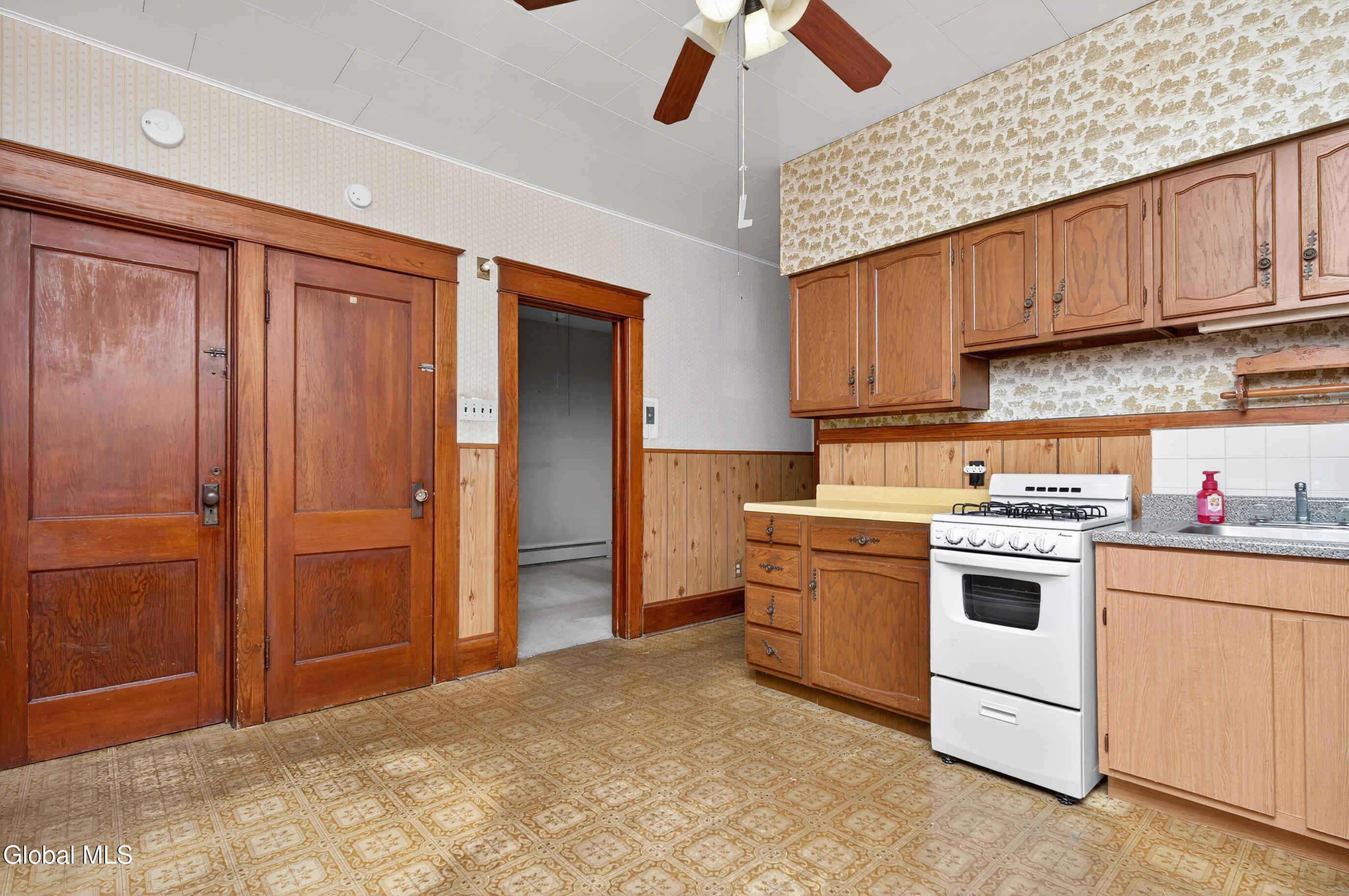 1114 Forest Road Schenectady NY 12303